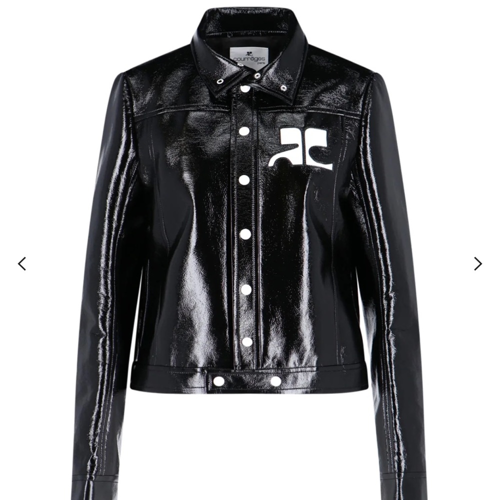 Sleek Black Leather Jacket for a Timeless Look